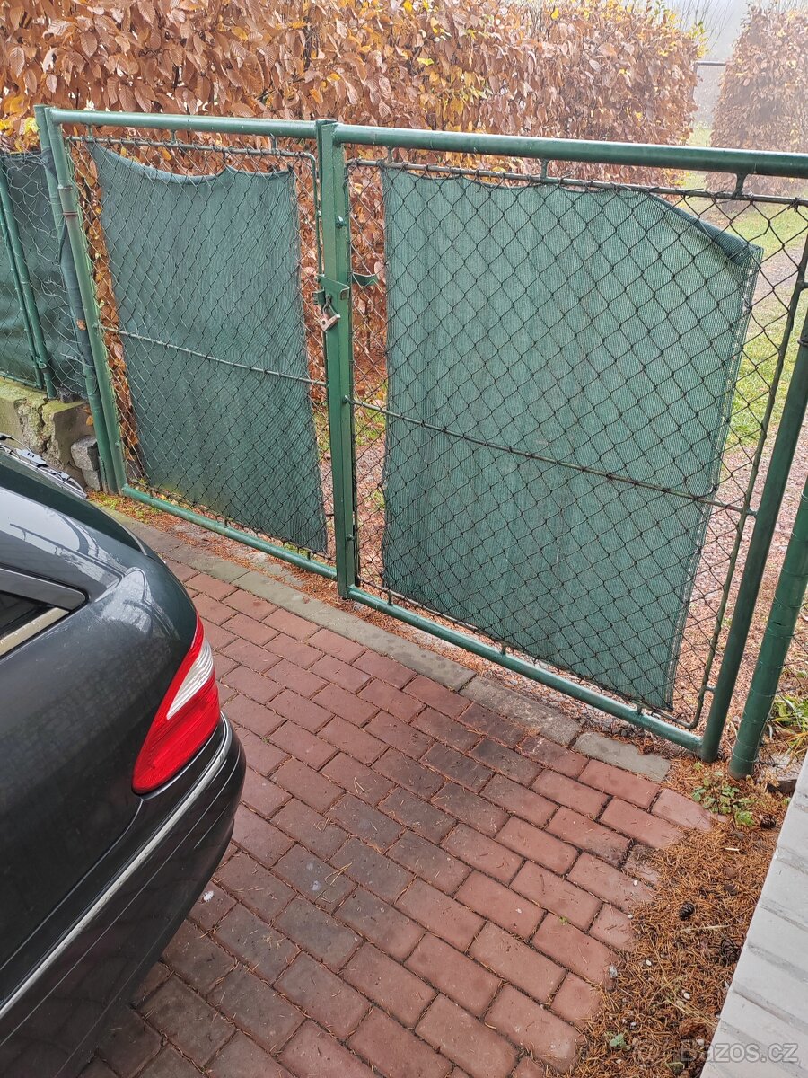 Velmi pěkná, suchá garáž. - 7