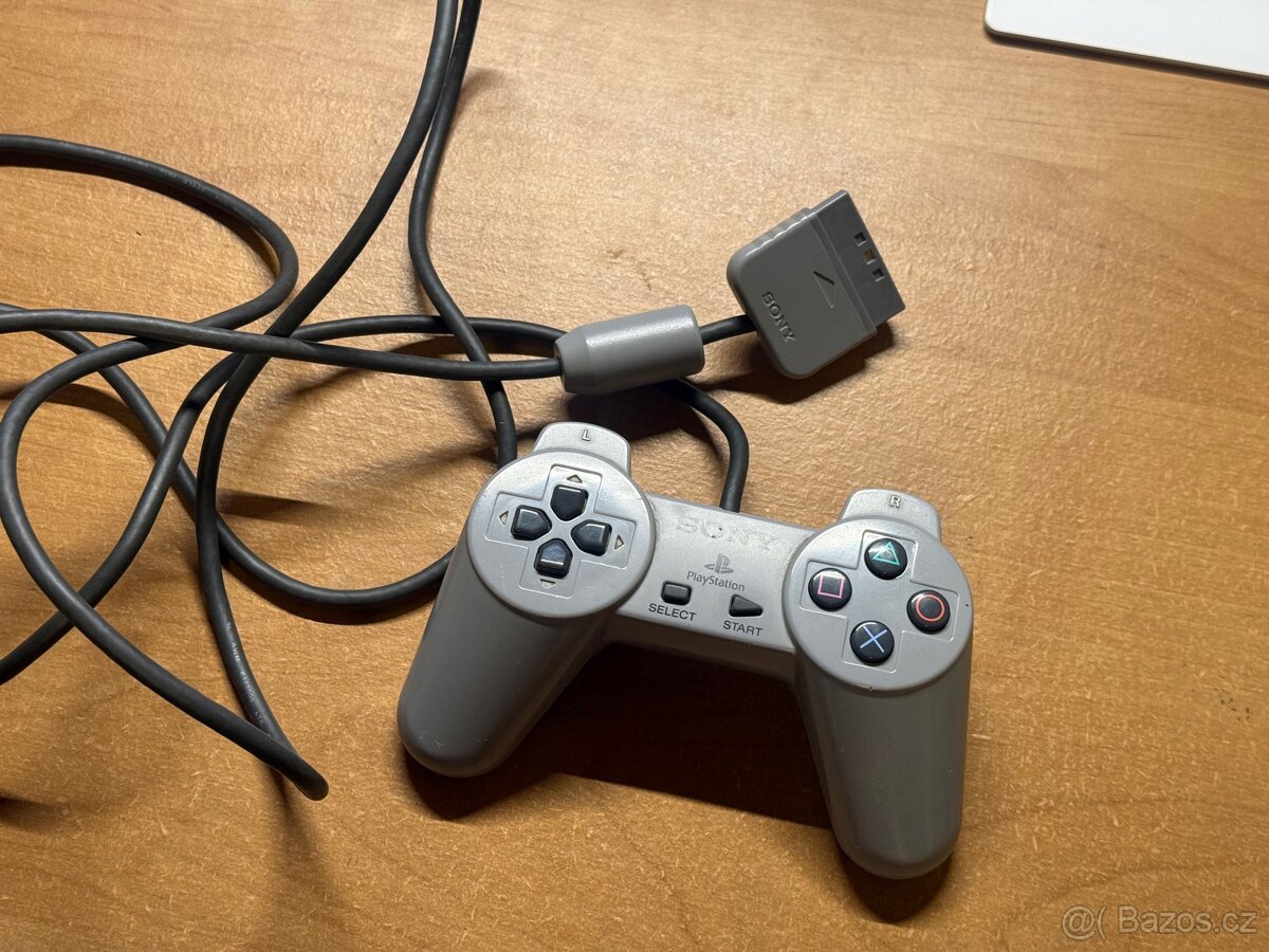 Sony PlayStation 1 + příslušenství - 7