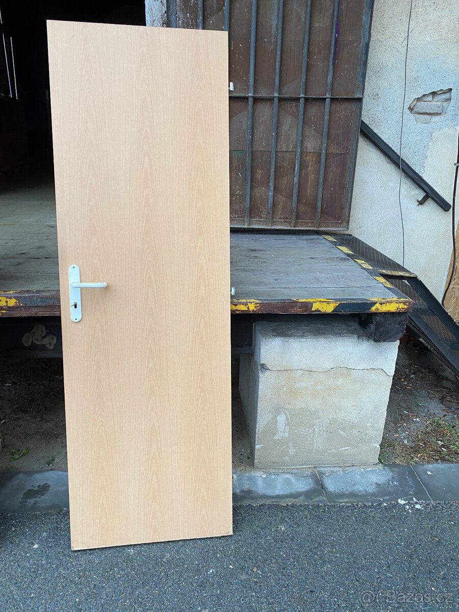 Dveře bílé, hnědé, včetně klik, více kusů- 80,70,60 - 7