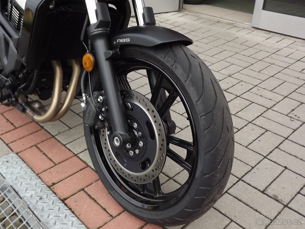 Kawasaki Vulcan S - 7