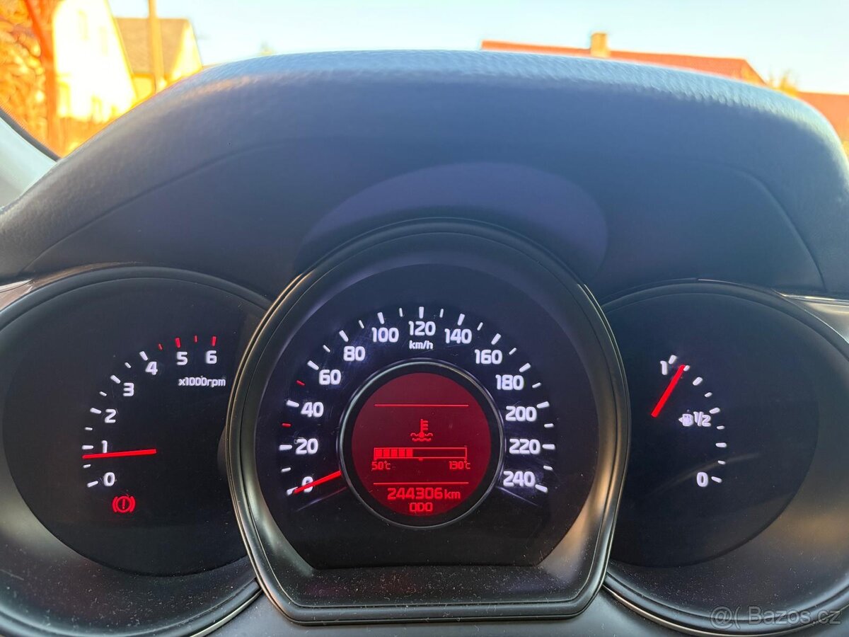 Kia ceed 1.4crdi - 7