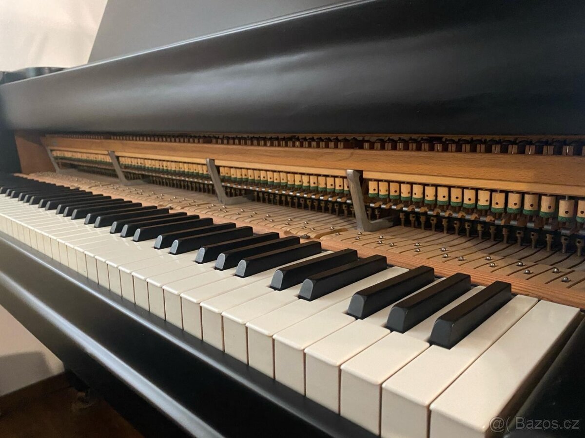 Klavír August Förster - 7