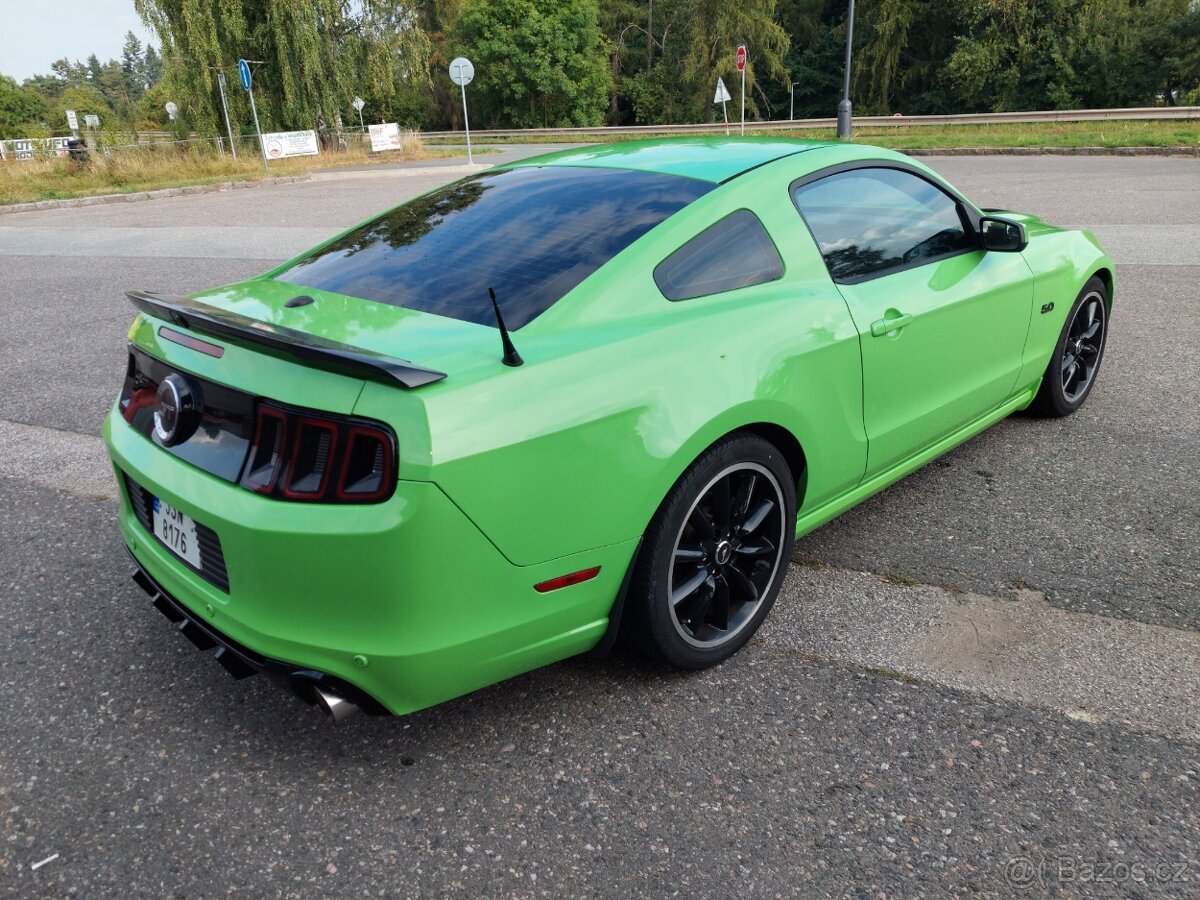 Ford mustang 5.0 GT manuál - 7