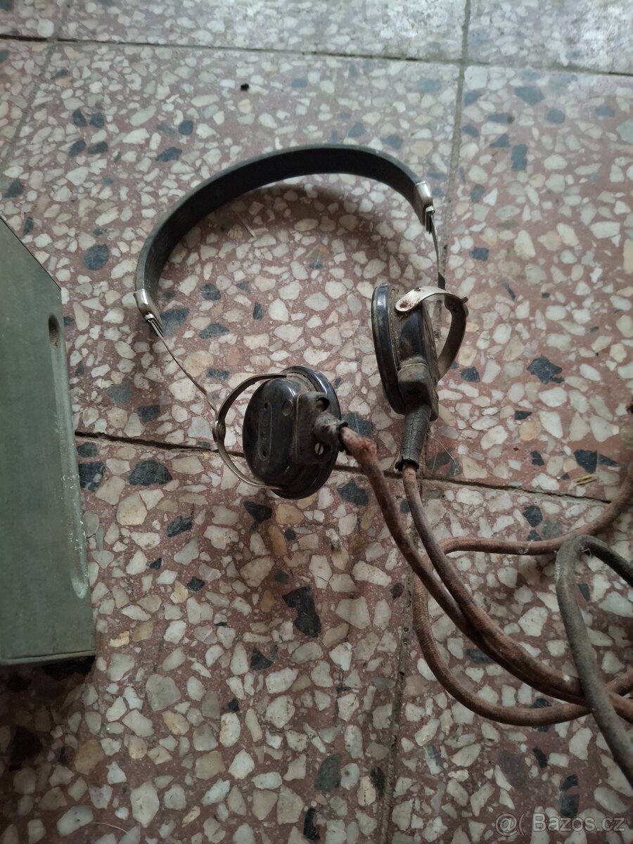Starý historický nástěnný telefon - 7