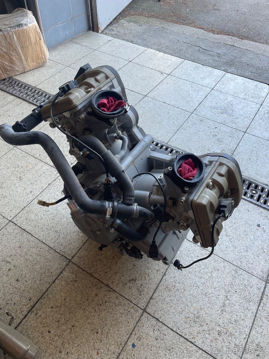 Ducati motor 848 superbike 2008-2012 - 7