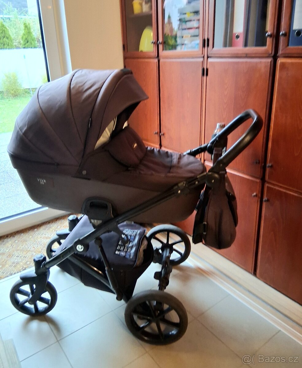 Hluboký kočárek a autosedačka 0-13 kg. - 7