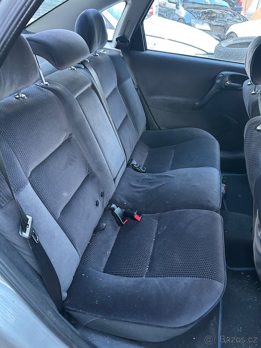 Opel Vectra B Díly - 7