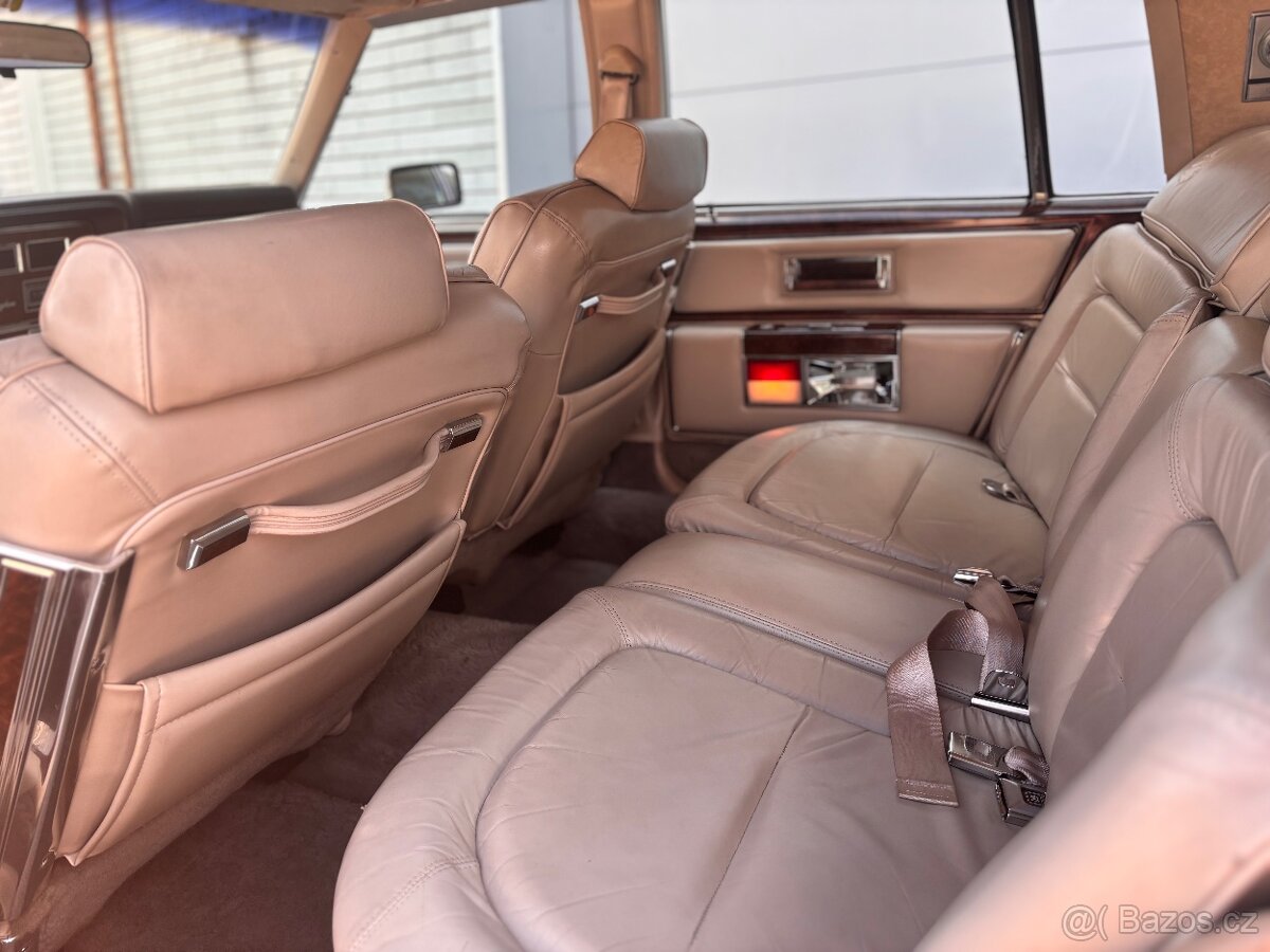 Oldsmobile 98 (1983) - 7