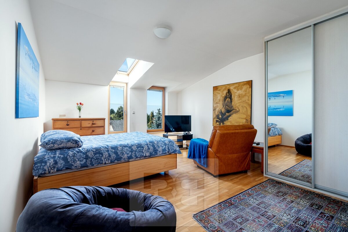 Prodej nadstandardního bytu 7+kk/3xGS/2xPS v centru prestižn - 7