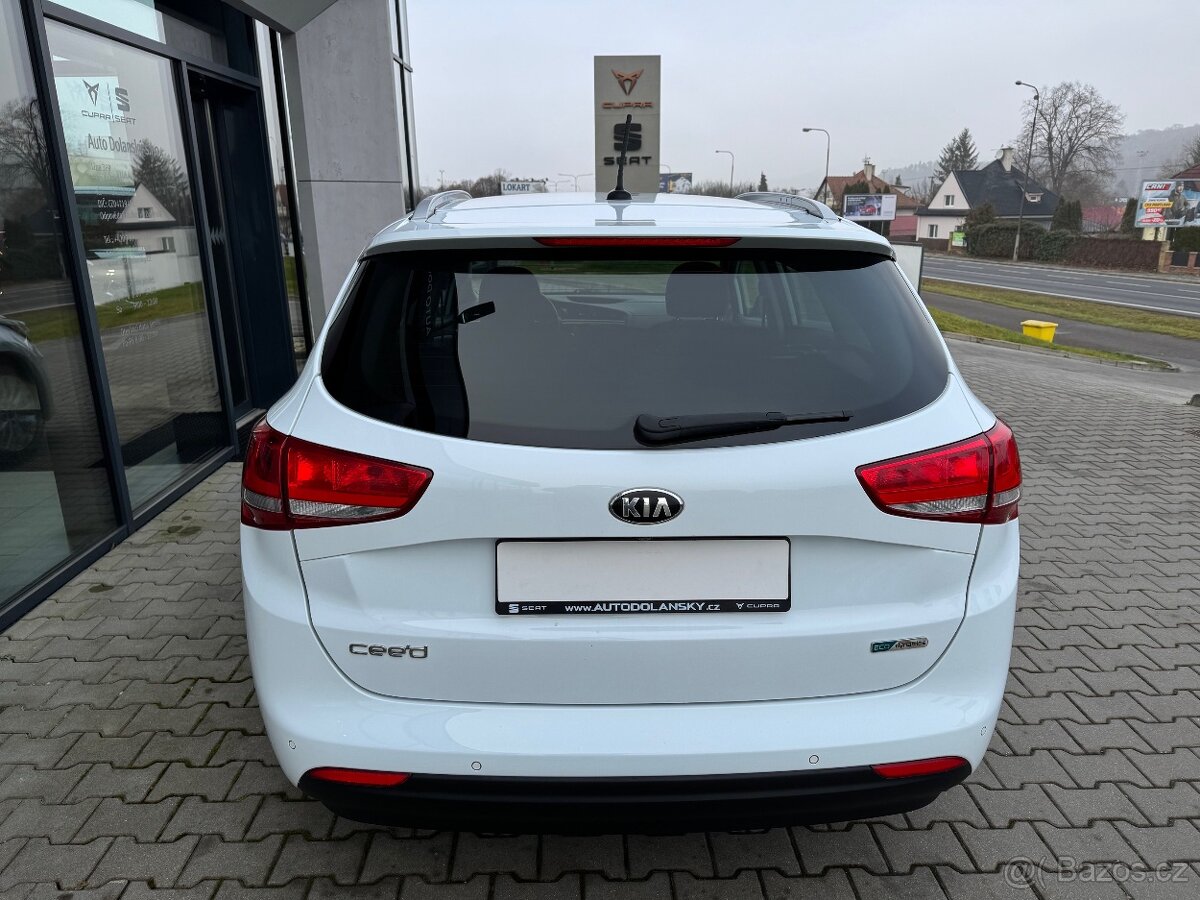 Kia Ceed kombi 1.6 GDI 99kW/135k Exclusive, ČR - 7