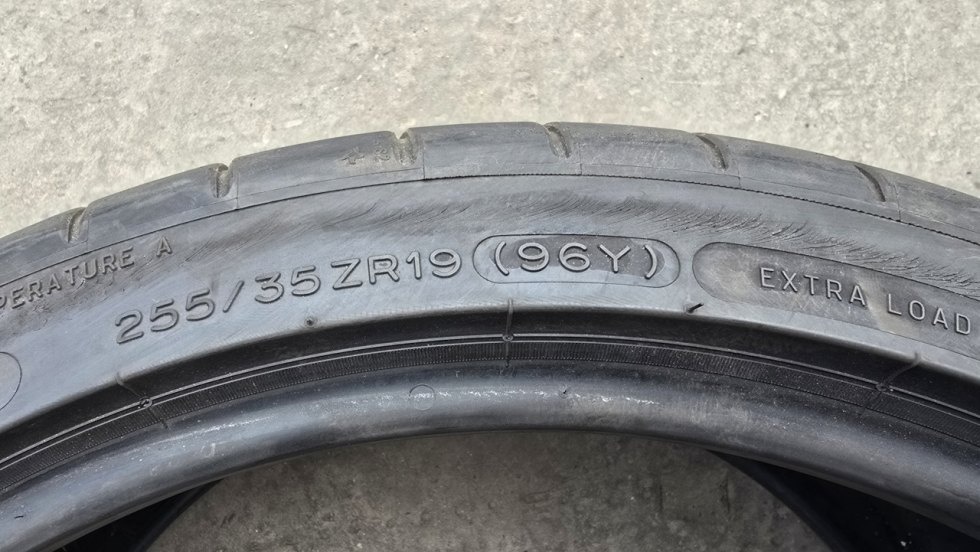 Letní pneumatika 255/35/19 Michelin - 7