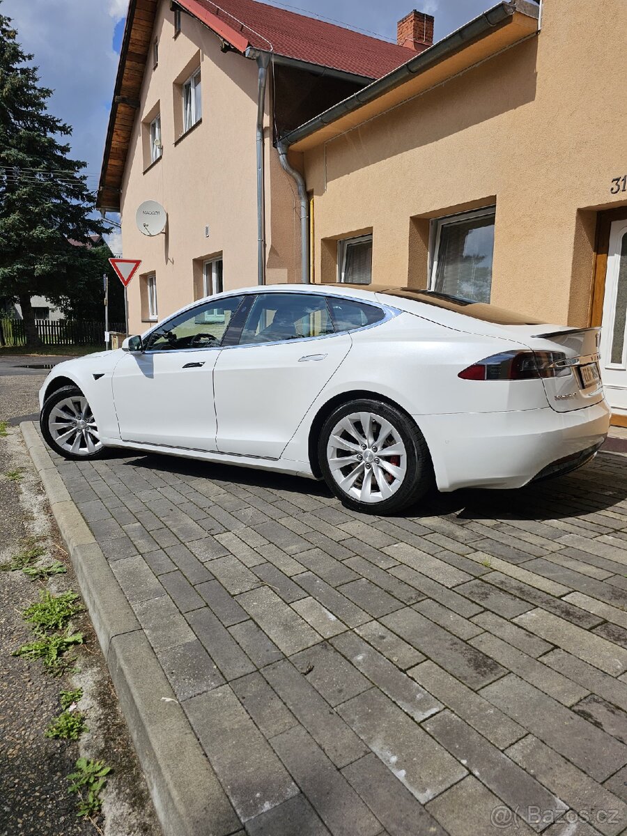 Tesla model S Performance 100D Ludicrous+ 2.6s--0-100 - 7