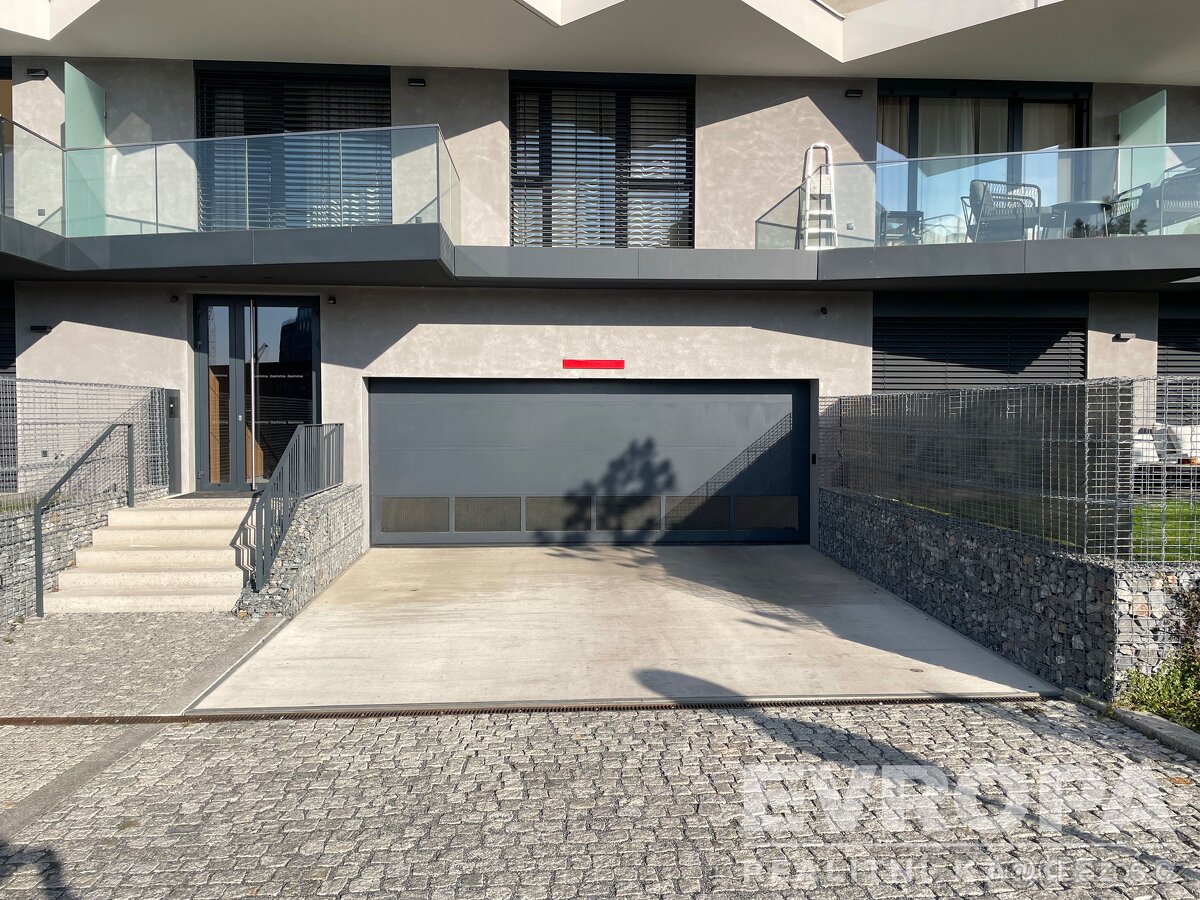 Garážové stání v ulici Ramonova, novostavba - 7