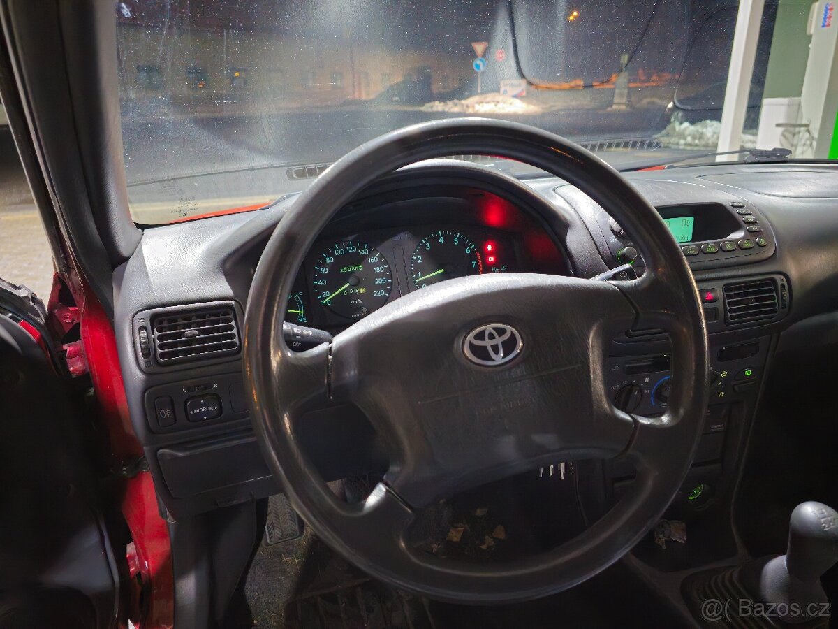 Toyota Corolla 1.4 vvti 71kw, r.v. 2000 - 7