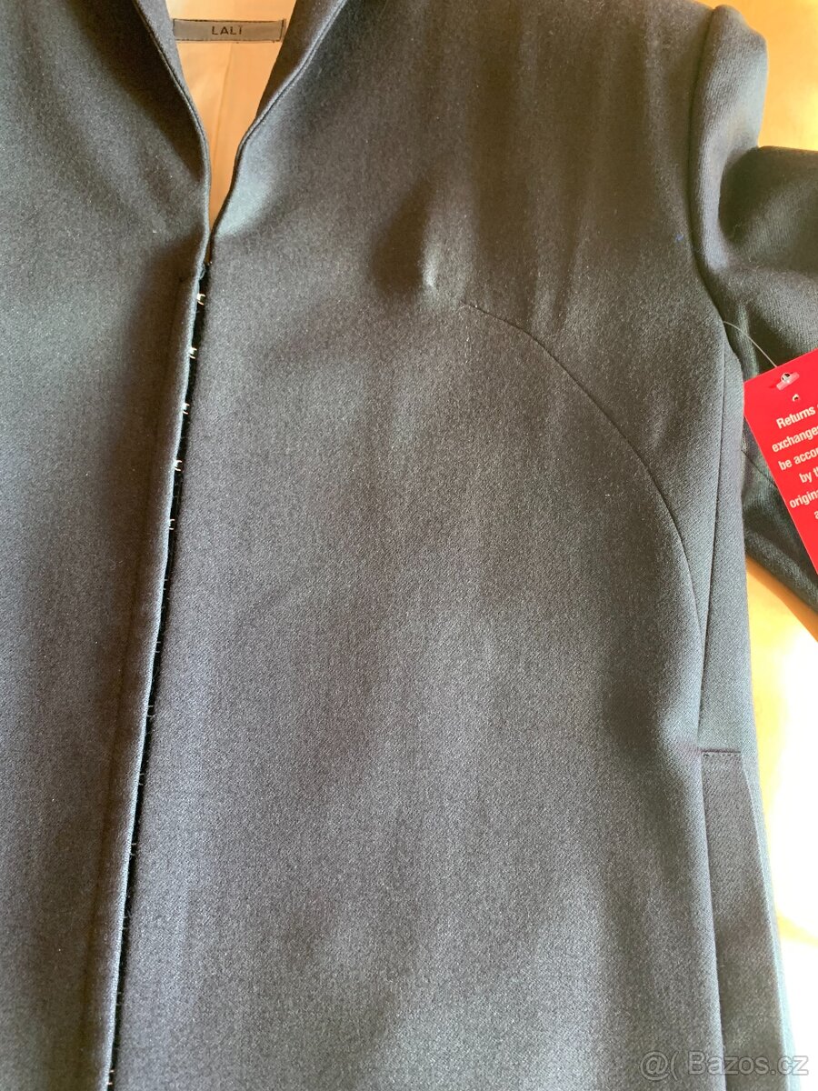 luxusní kvalitní černý kabát - vel. M - nový - 7