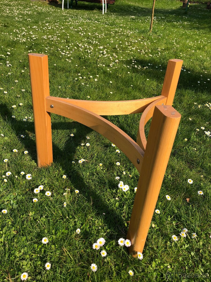 Dřevěný stůl s kouřovým sklem - 7