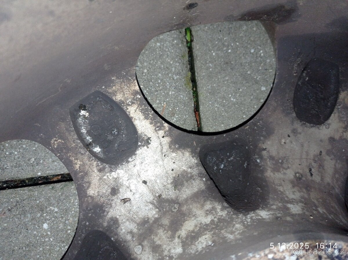 Kompletní ZIMNI 16" al kola ORIGINAL AUDI A4, A6 - 7