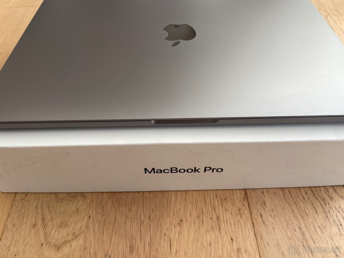Prodám Apple MacBook Pro 13,3" 256GB (2017) i5, 8GB RAM - 7