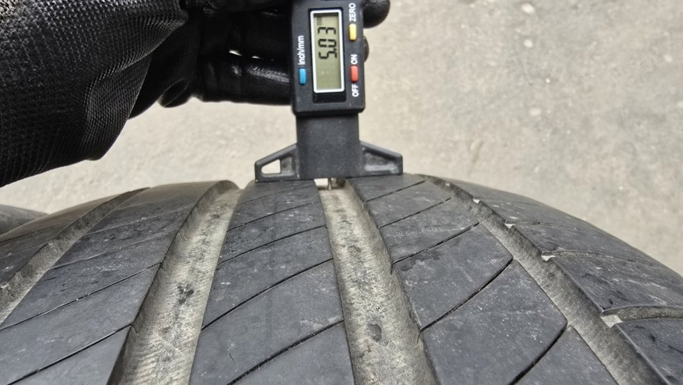Letní pneu 235/45/18 Michelin - 7