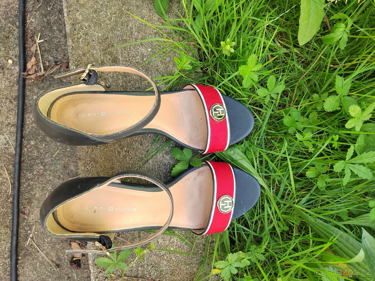 Boty Tommy Hilfiger č. 40 na vyšší platformě - 7