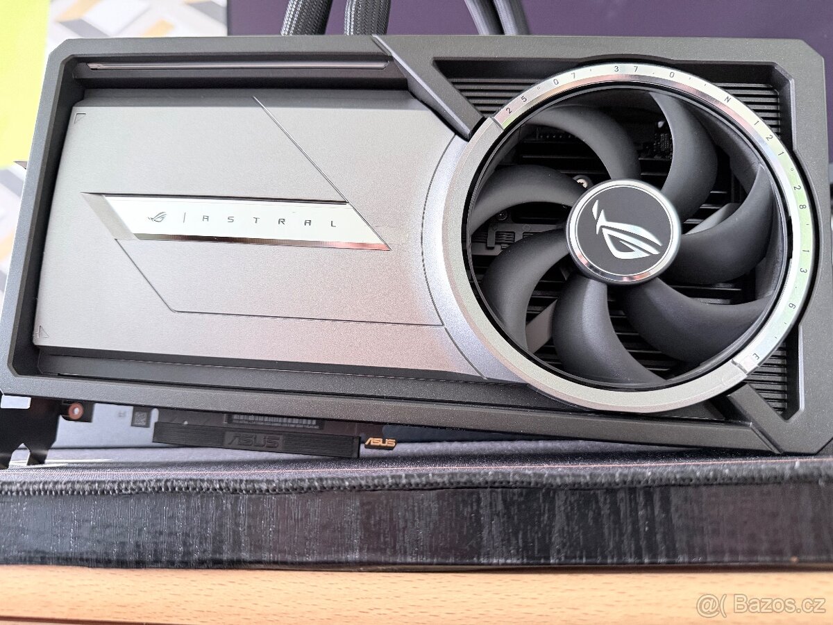 Asus ROG Astral LC rtx 5090 32gb - 7