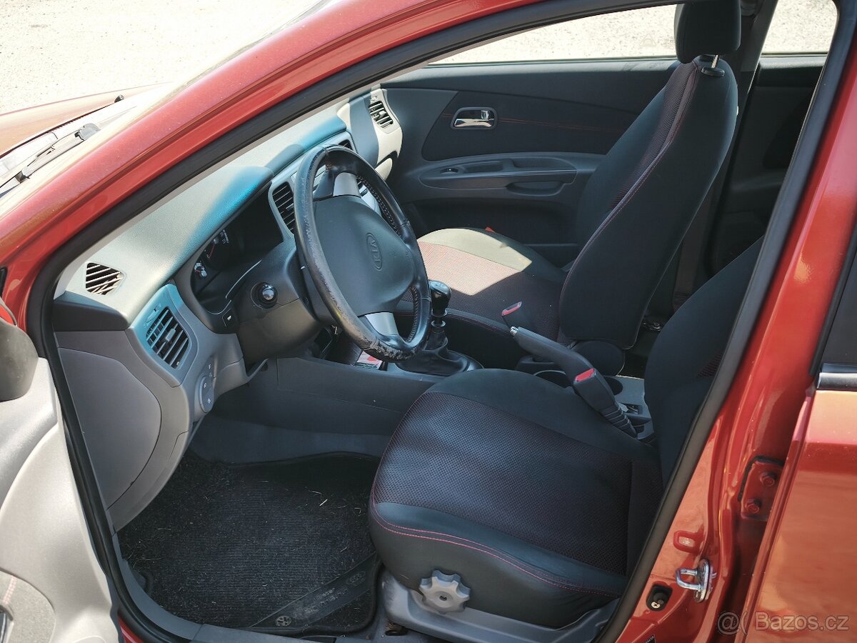 KIA RIO 1.4 - 7