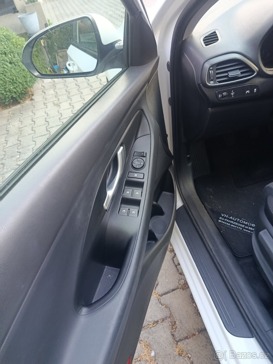 Hyundai i30 combi 1.0,88 kw r.v. 2017/11 - 7