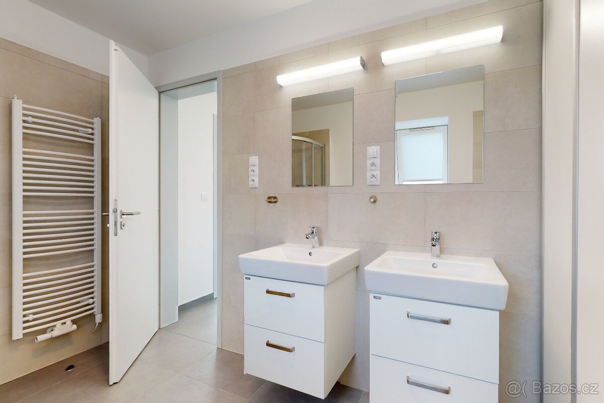 Pronájem luxusního bytu 4+kk v Hradci Králové s vlastním par - 7