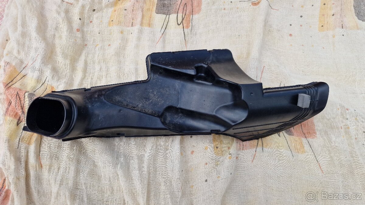 Prodám nahradní díly na Suzuki GSX-R 750 K7 - 7