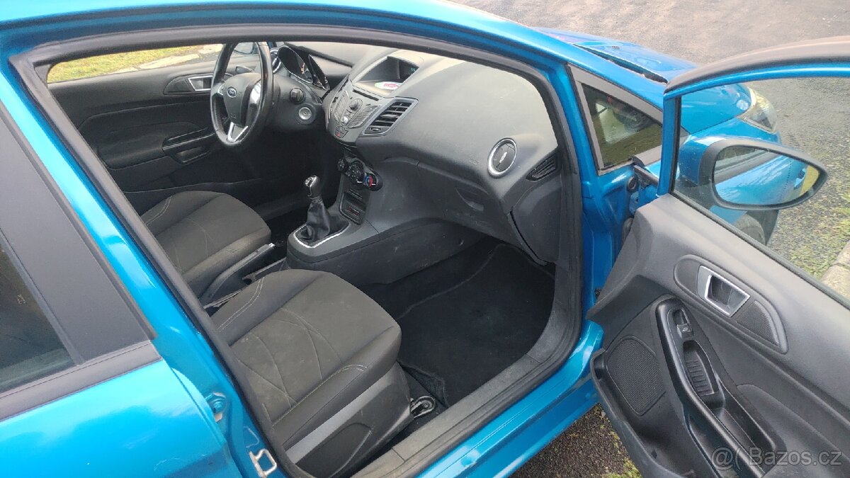 Prodám Ford Fiesta 1,25i,r.v.2014 - 7