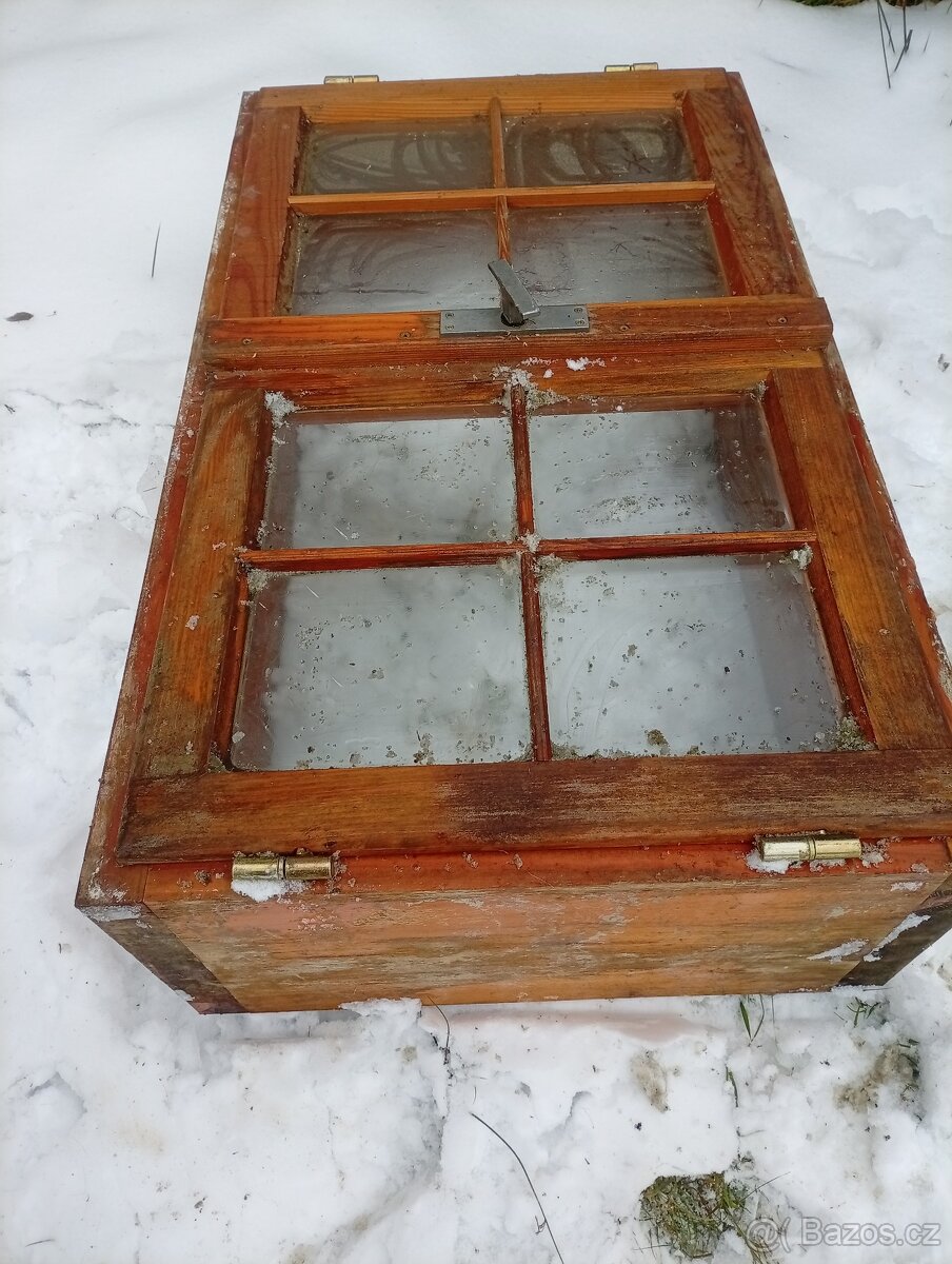 Dřevěné dveře, okno oboustranné - 7