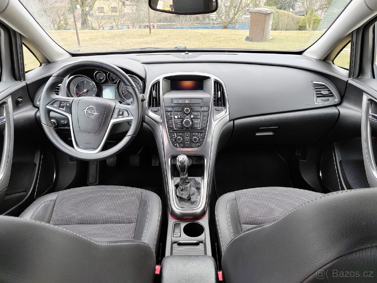 Opel Astra J Sport Tourer - 7