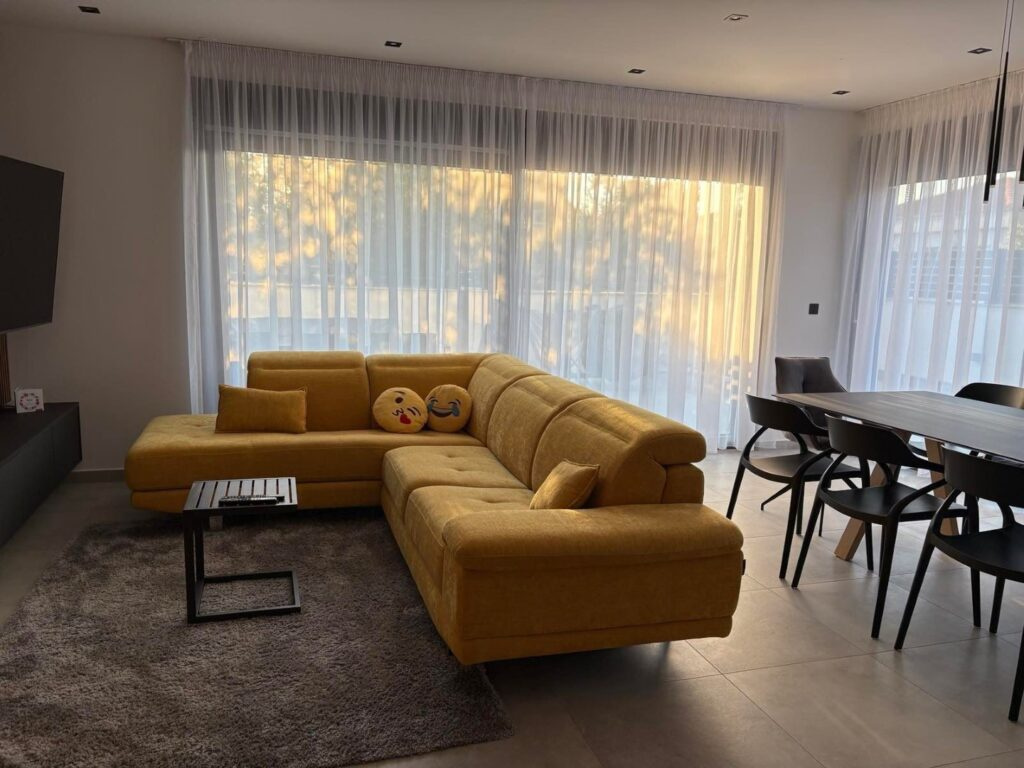 Chorvátsko-Moderný kompletne zariadený dom s bazénom - 7