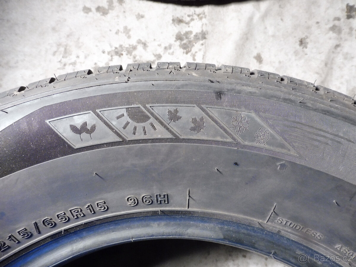 Prodám 2 ZIMNÍ pneumatiky TOURADOR 215/65/R15 rv:2022 - 7