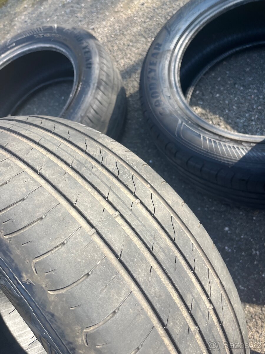 Letní pneu goodyear 215/55 R17 - 7