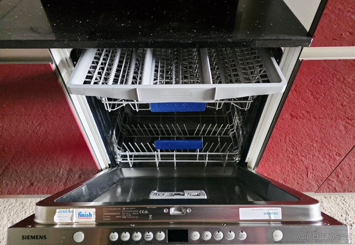 Kuchyňská linka se spotřebiči - 7