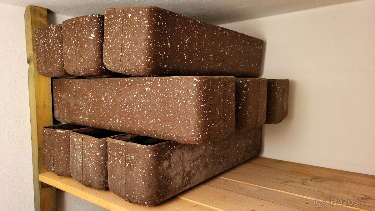 Keramické truhlíky pro muškáty. - 7