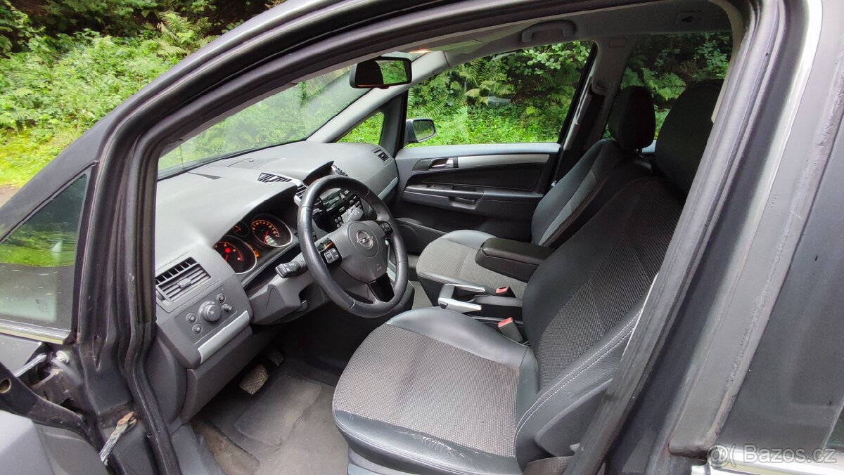 Opel Zafira 1,9CDT ,110kW, automat, 7 míst - 7
