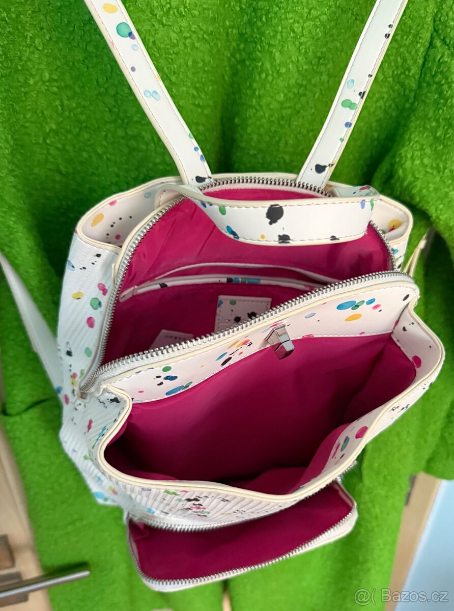 Dám. bílý batoh Desigual, sleva 1.599 Kč. - 7