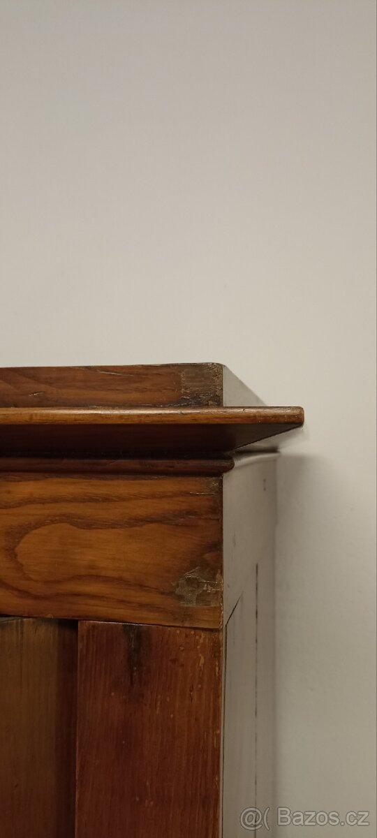 Starožitná skříň - 7