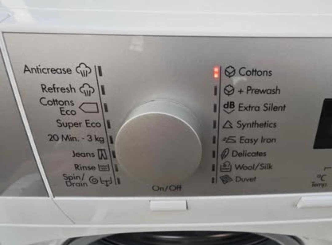 AEG A+++,8kg, Fuzzy logic, tichá,30min prog., parní programy - 7