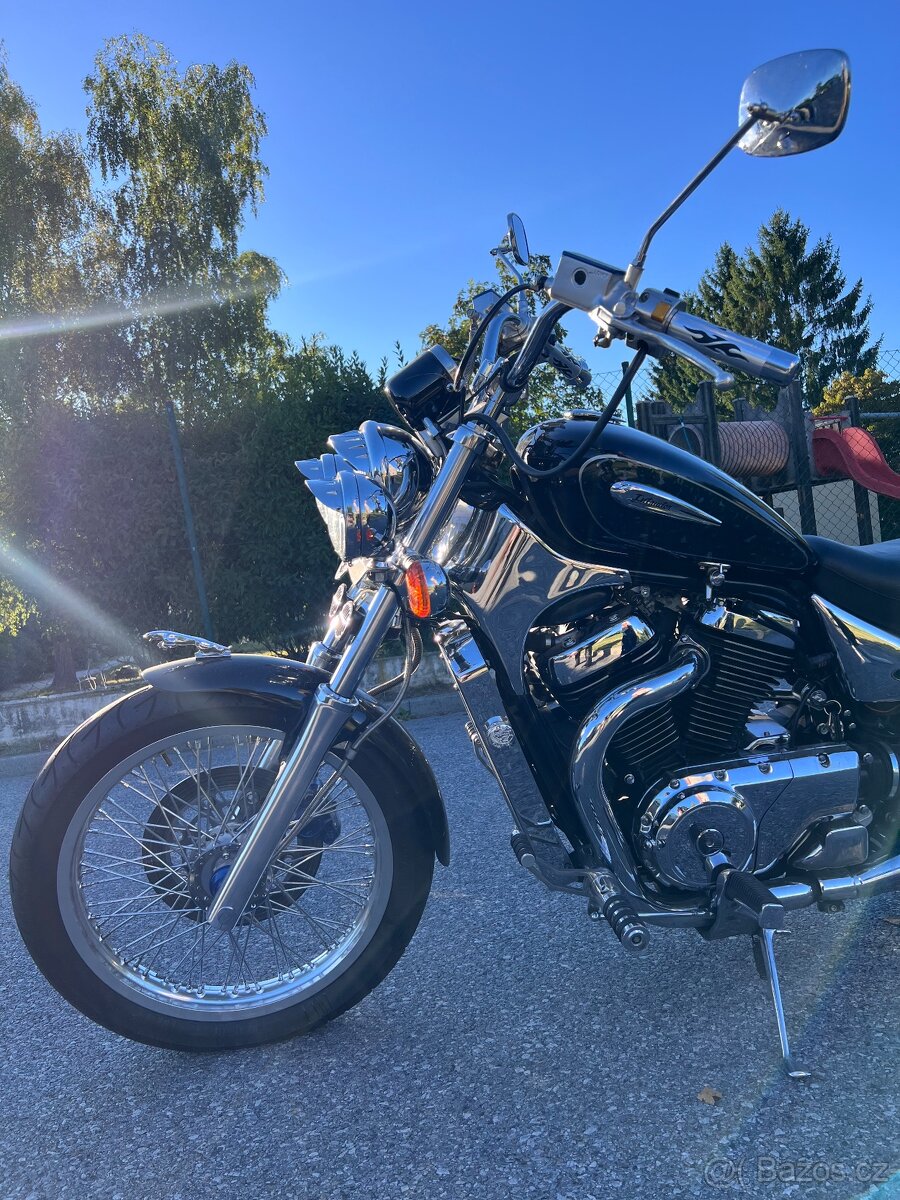 Suzuki VS800GL Intruder - 7