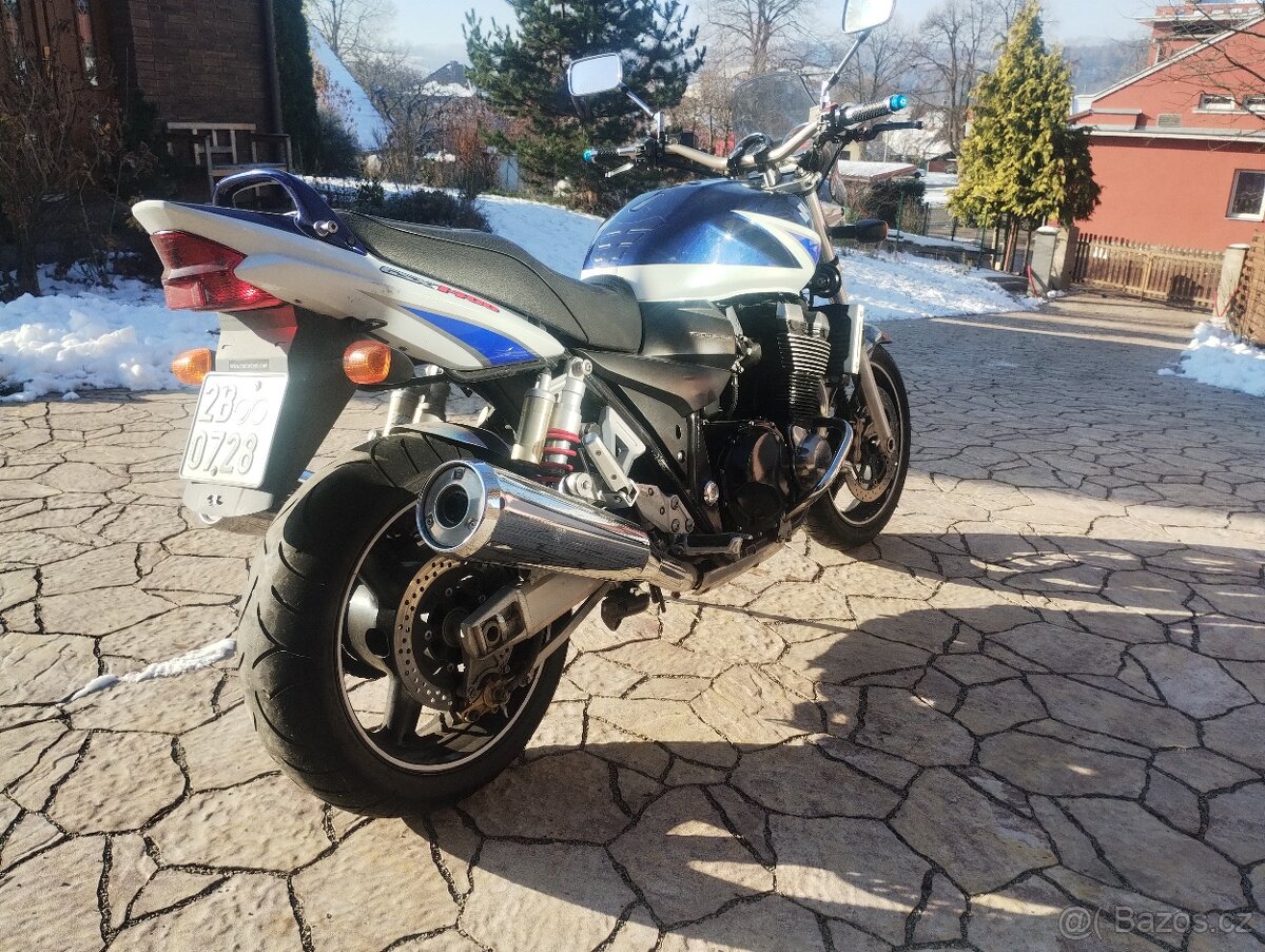 Suzuki GSX 1400 - 7