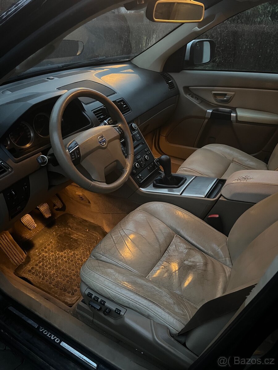 Volvo XC90 2,4 136kw AWD nafta - 7