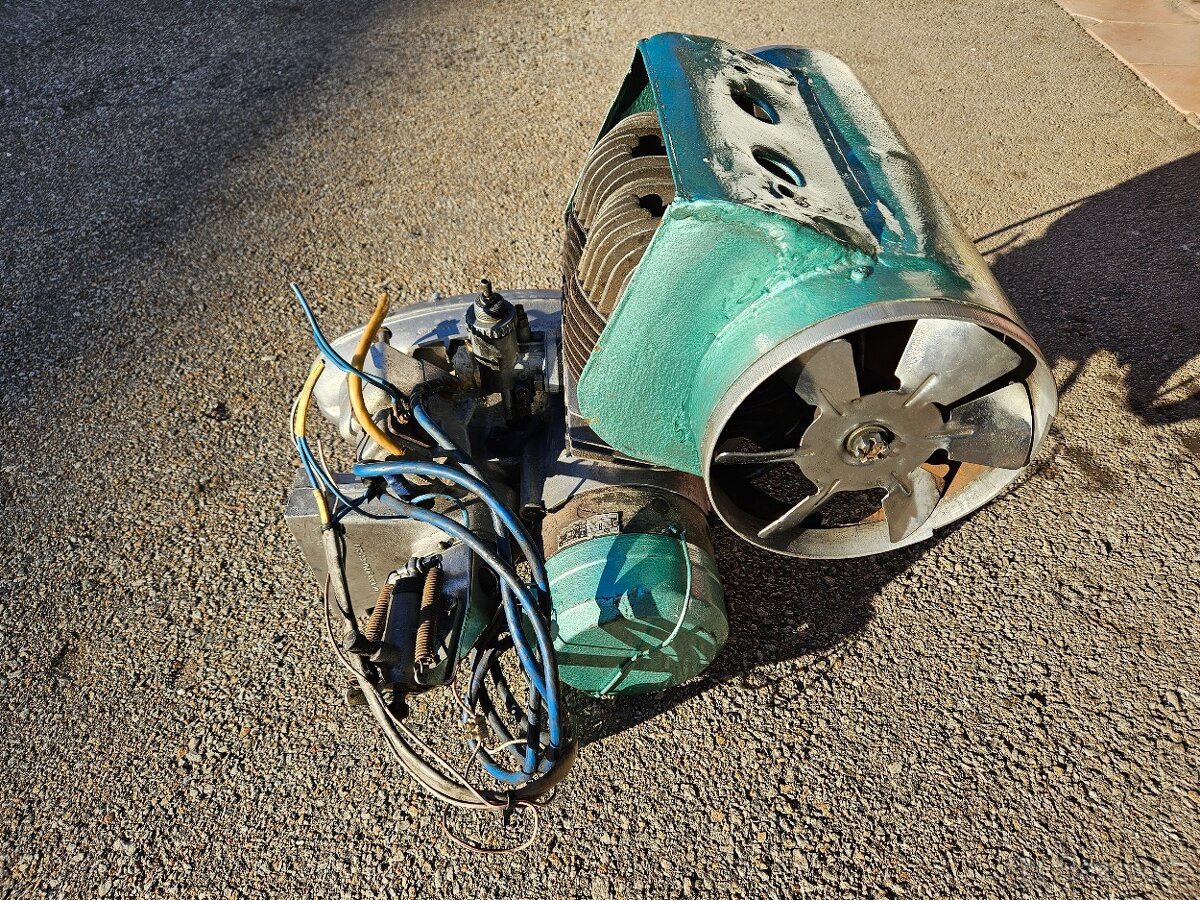 Prodám motor Velorex typ 572/350 - 7