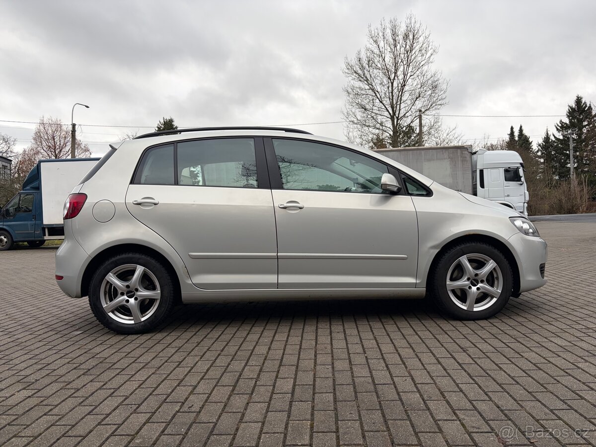 Volkswagen Golf Plus 1.6 TDI 2009 manuál - 7