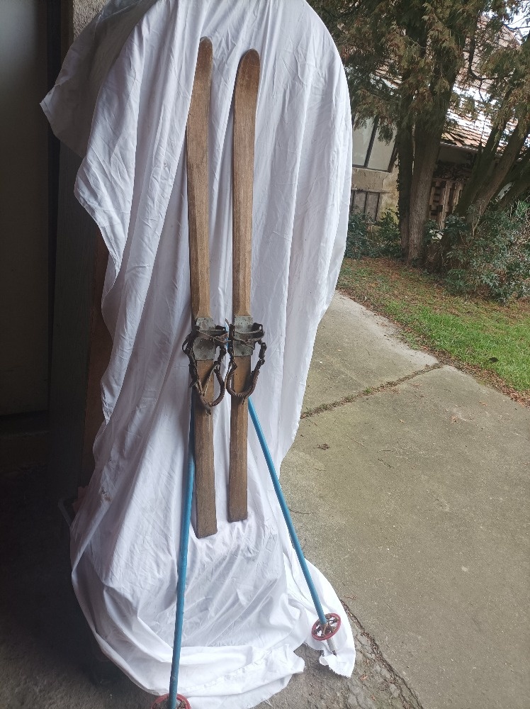 Starodávné sjezdové lyže k dekoraci - 7