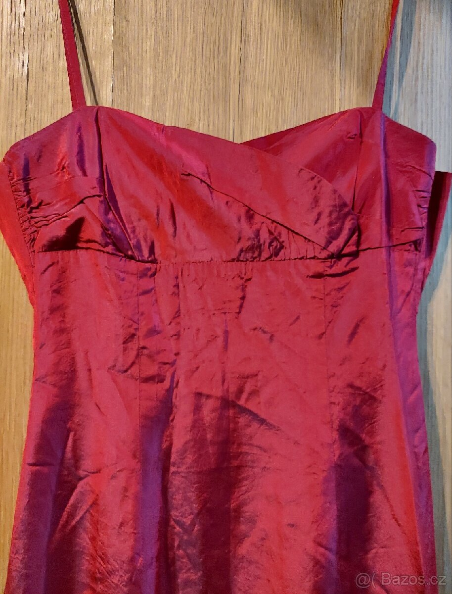 Balíkovna za 69,- Kč. Plesové bordó šaty. - 7