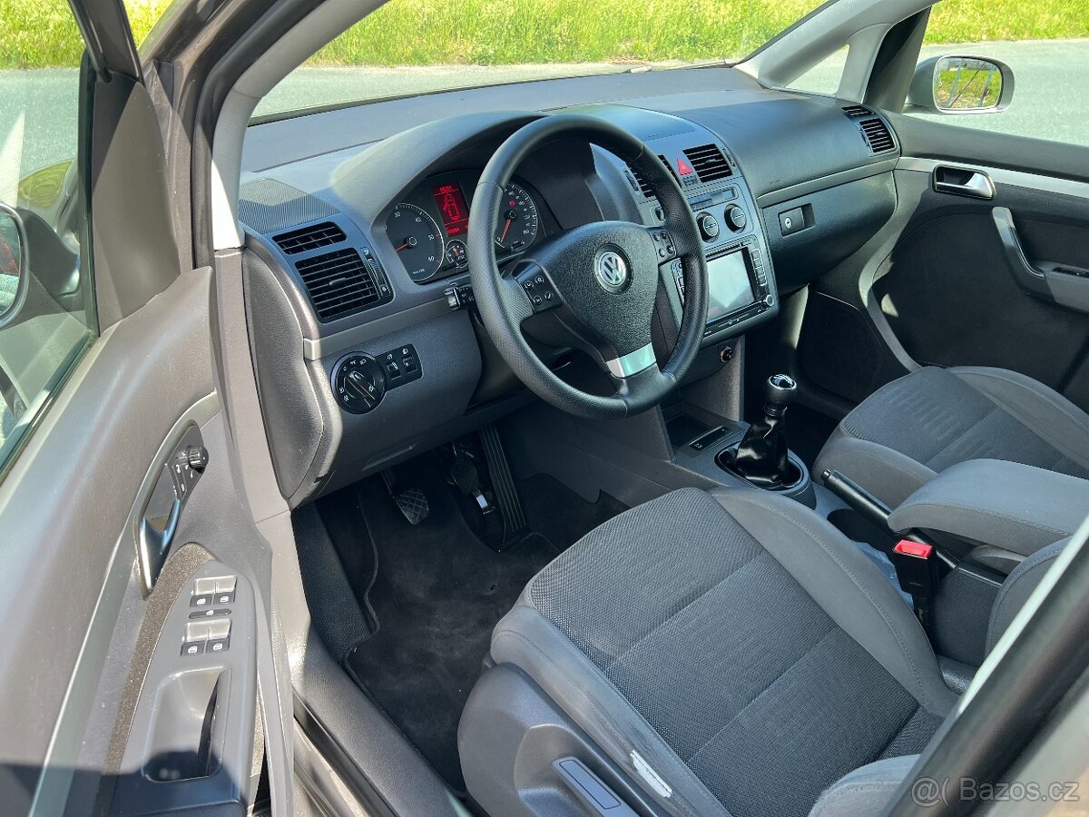 Volkswagen Touran, 2.0 TDi 125kW 7 MÍST, TAŽNÉ - 7