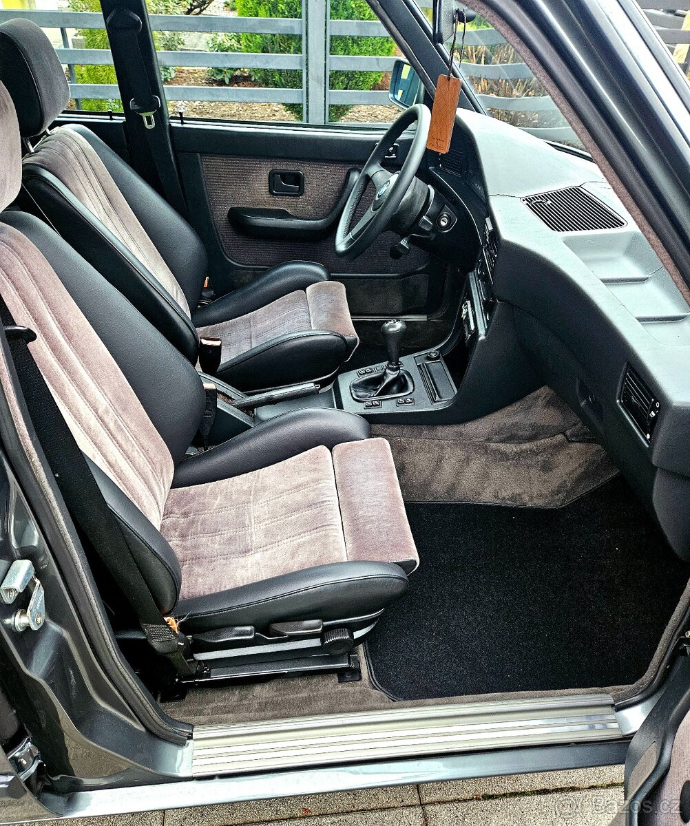BMW 520i E28 - klasika v perfektním stavu - 7